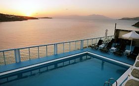 Vana Holidays
